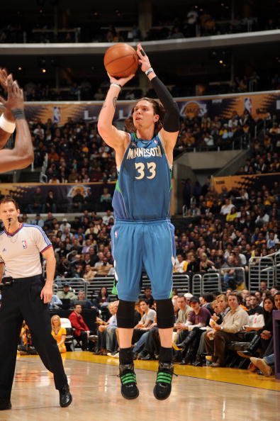 为中锋腾出 为中锋腾出