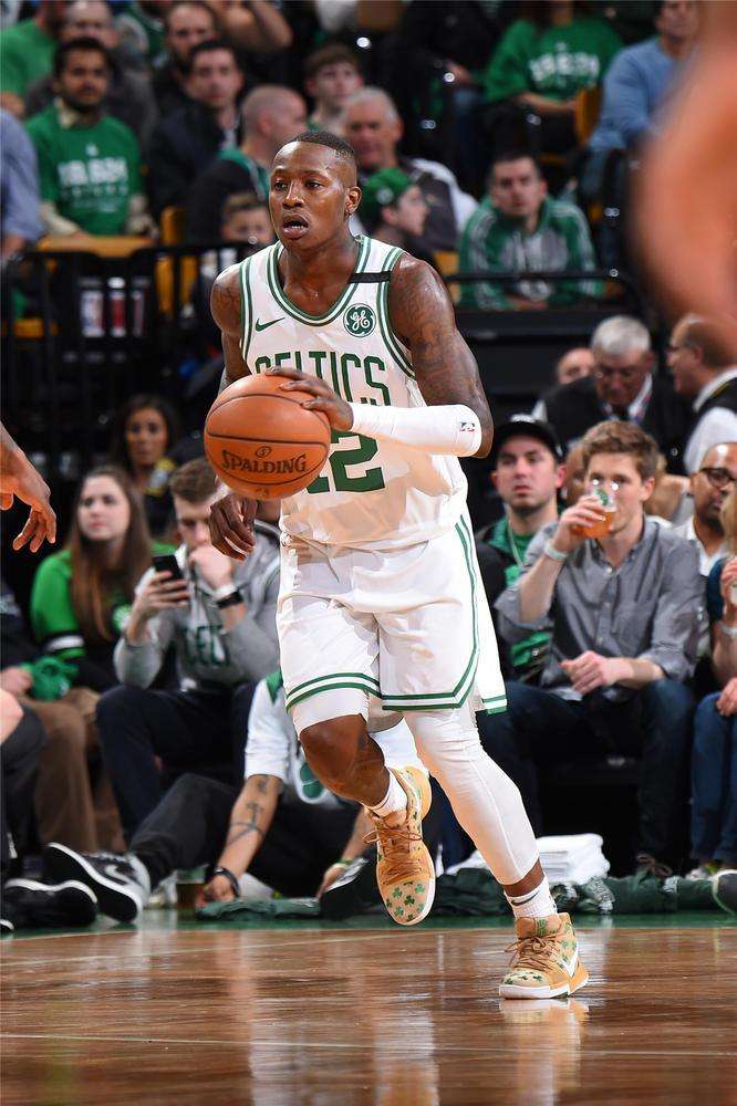 让中锋获得 让中锋获得